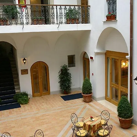 Hotel Cavaliere Palace