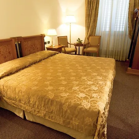 Hotel Cavaliere Palace