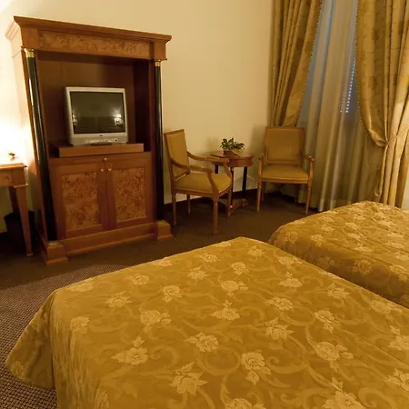 Hotel Cavaliere Palace