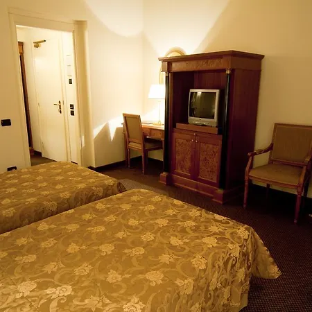 Hotel Cavaliere Palace 4*