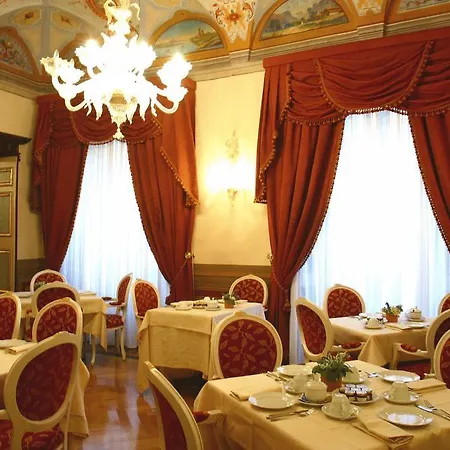 Hotel Cavaliere Palace 4*