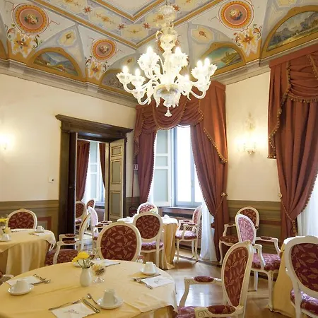 Hotel Cavaliere Palace 4*